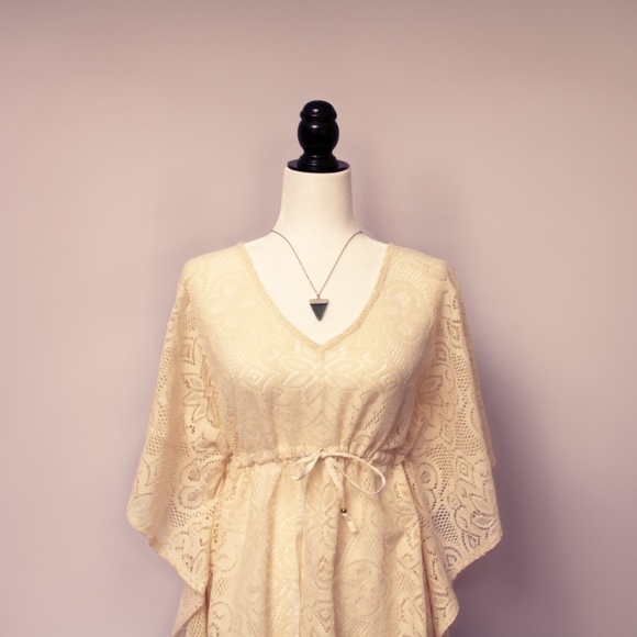 BLONDE VAGABOND | Lacy Boho Beach Cover - Picture 2 of 5